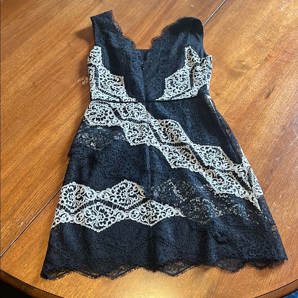 Maggy London Black and White Sweetheart Sheath Mini Dress - Picture 5 of 11